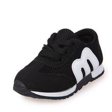 2017 New Spring children mesh Letter m  shoes girls and boys sport shoes antislip soft bottom kids  sneakers